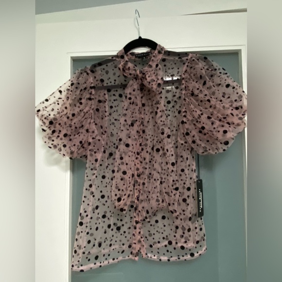 NWT Haute Monde Sheer Puffy Shoulder Top. Size Medium. - Picture 1 of 8